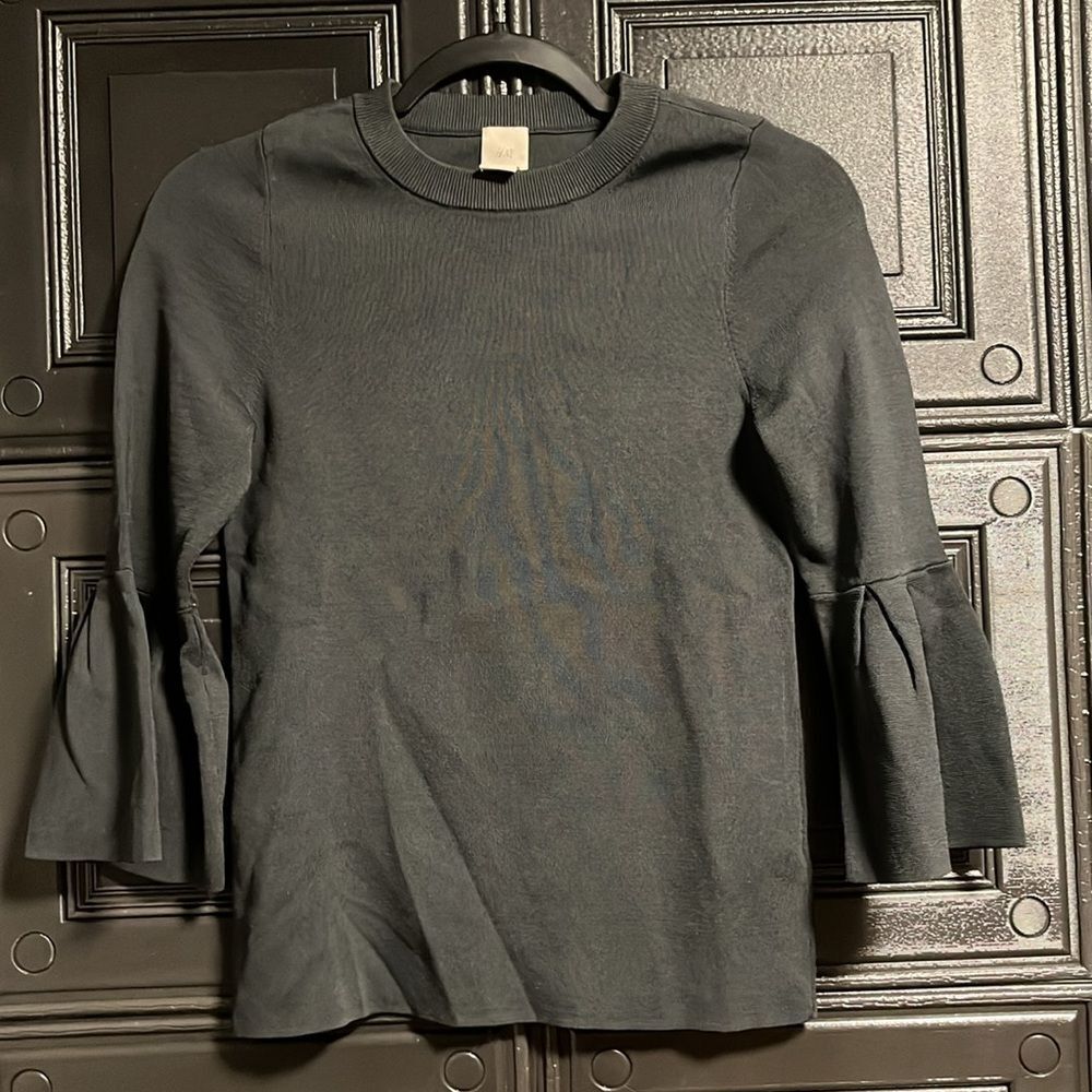 H&M Knit top - Picture 1 of 2